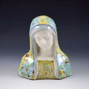 Busto di Madonna con manto a decoro floreale